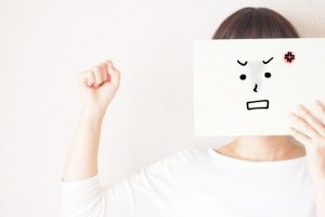 怒っている母親